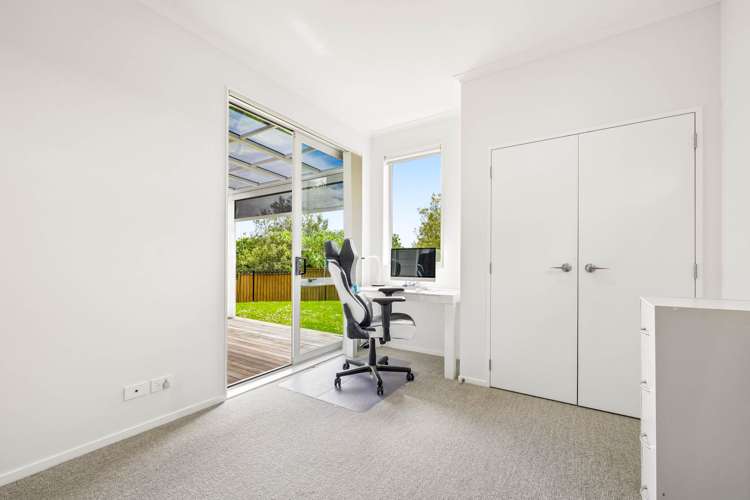 77 Mackay Drive Greenhithe_16