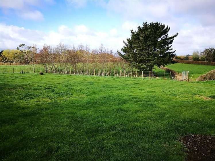 26 High Street Eltham_20