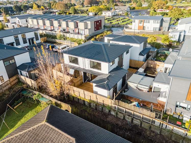 2/32 Tapuwae Way Mangere Bridge_13