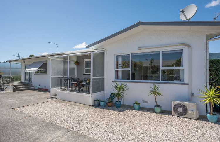 2/7 Dryden Street Stoke_16