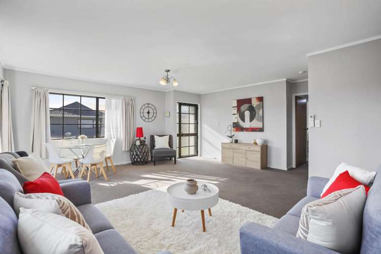 1/20 Sturges Road Henderson_8