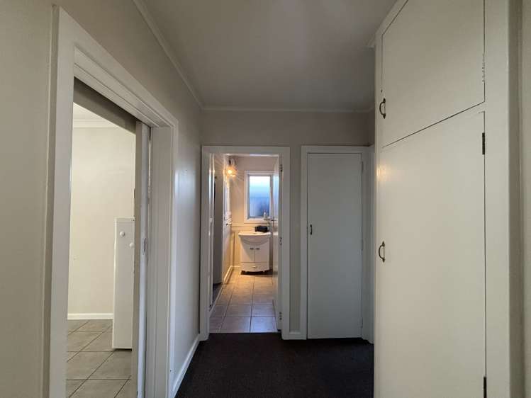 1/5 Bentley Street Russley_13