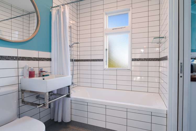 227 Highcliff Road Shiel Hill_10