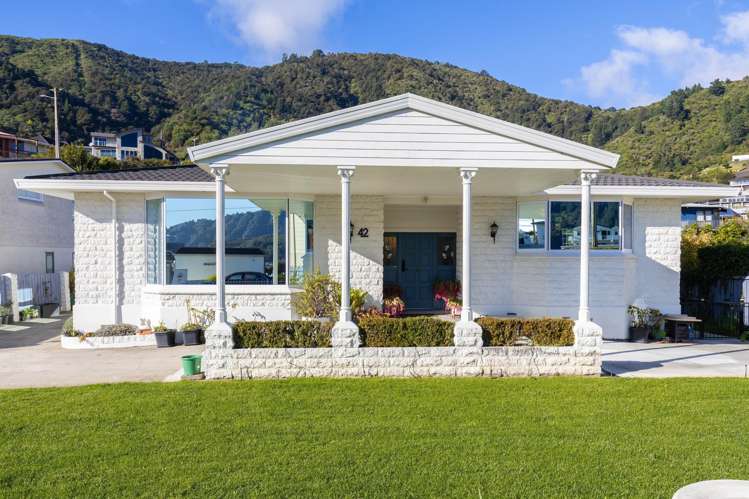 42 Waikawa Road Picton_16