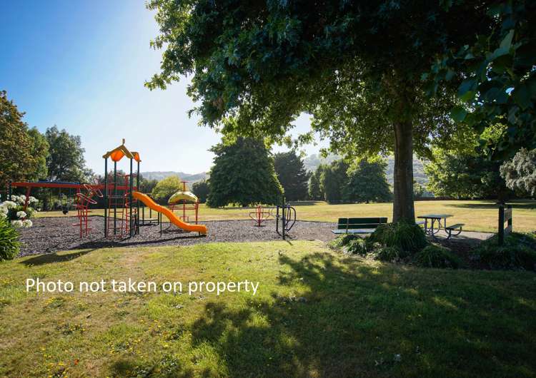 2/6 Manson Avenue Stoke_16