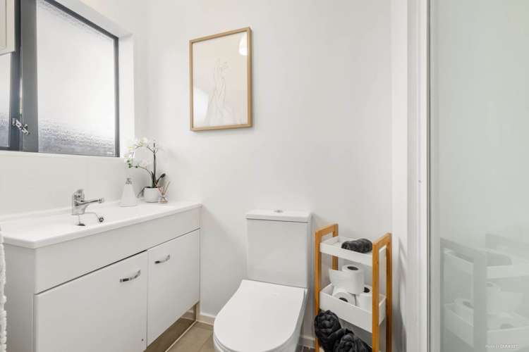 25 Aspiring Avenue Clover Park_11