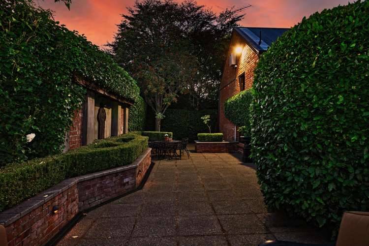 93 Gala Street Queens Park_34