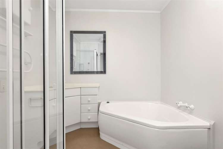 2/20 Up Francis Street Blenheim Central_18