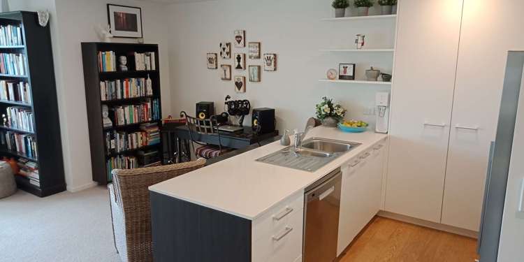 211/8 Thompson Park Road Mount Wellington_12