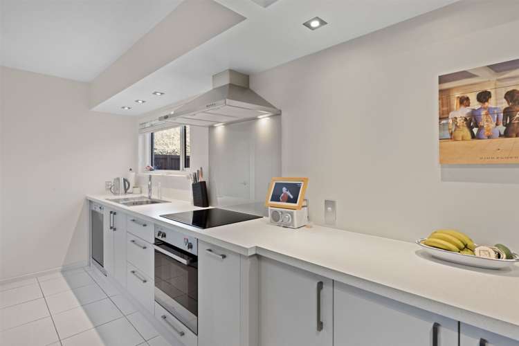 3/71 Office Road Merivale_4