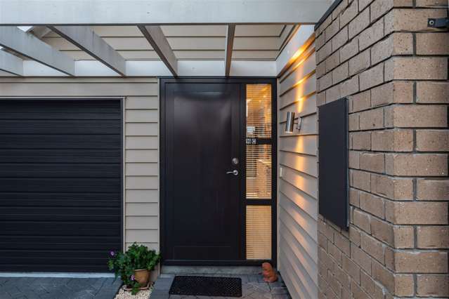 16c Saracen Avenue Northwood_4