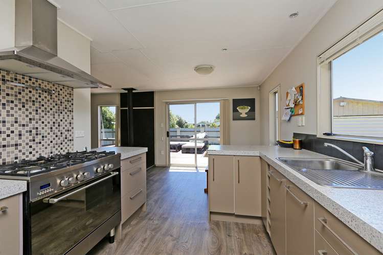 1 Deakin Place Clive_2