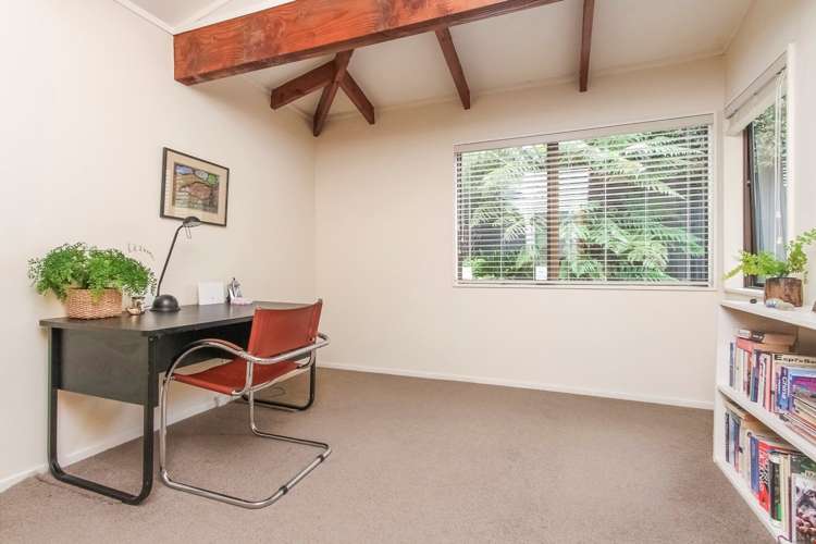 4/8 West Lynn Road Titirangi_9