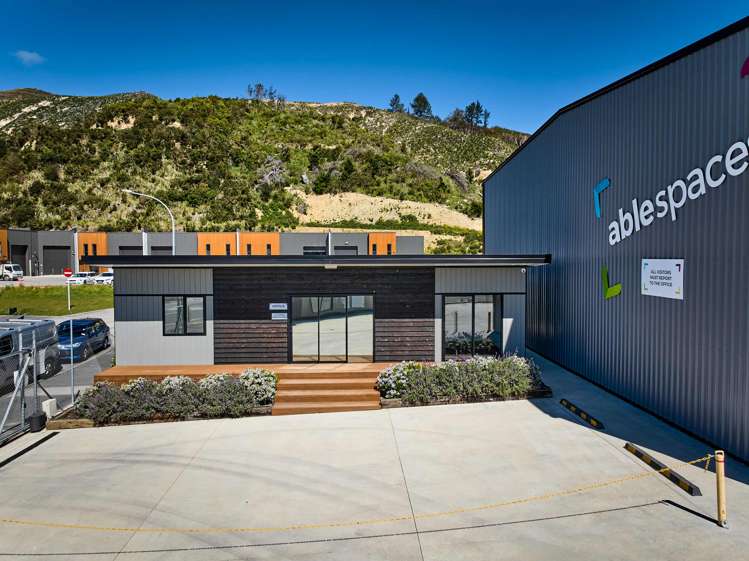 47 Thomas Neal Crescent Trentham_6