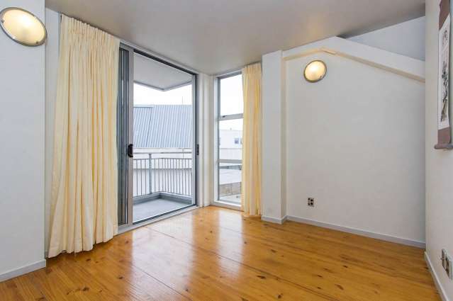 11A/8 Scotia Place City Centre_2