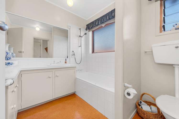 6 Fielding Crescent Farm Cove_22