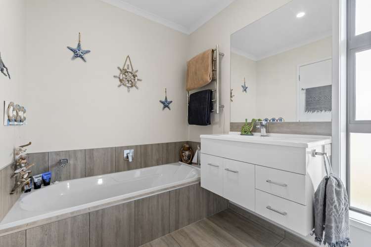 20 Costello Drive Ngatea_16