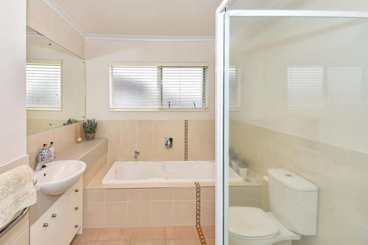 21 Stranraer Crescent Wattle Downs_17