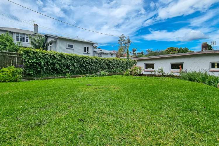 18a Lake Road Devonport_23