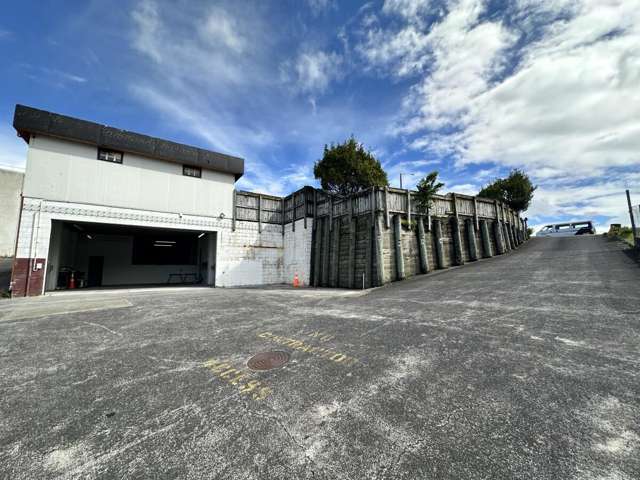 Workshop & Yard on Central Park Drive