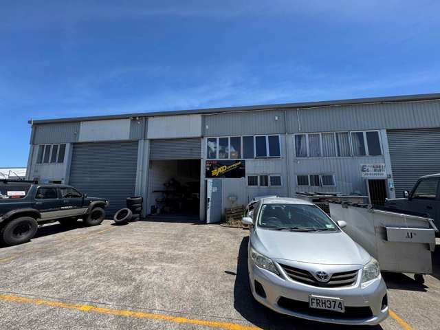 FUNCTIONAL WAREHOUSE FOR LEASE