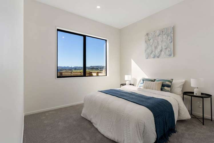 167 Otuwairoa Esplanade Opaheke_19