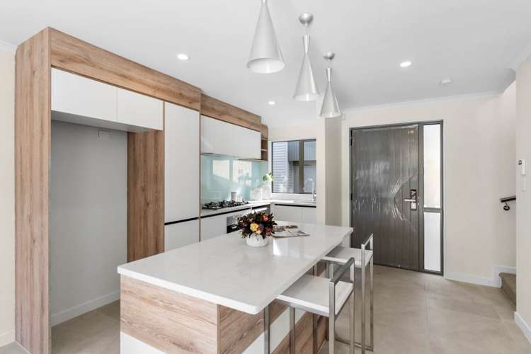 6/11 Celeste Place Totara Vale_5
