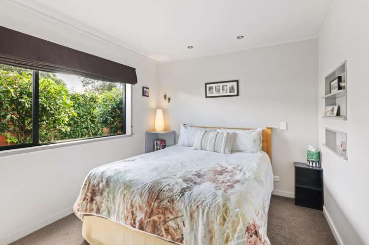 2 Tuahine Crescent Wainui_15