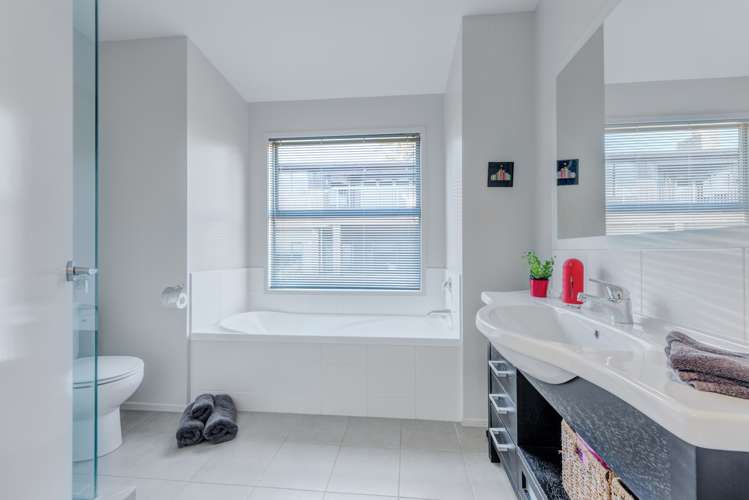 18 Crossland Place Maraetai_14