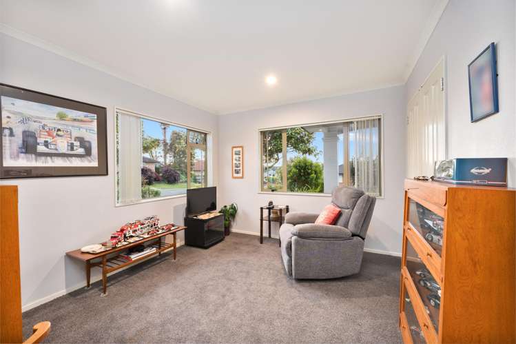 1 Sandhurst Rise Henderson Heights_11