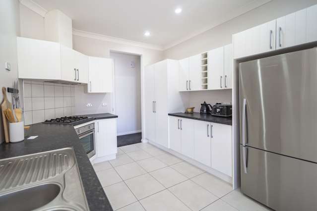 5 Portland Place Poraiti_4