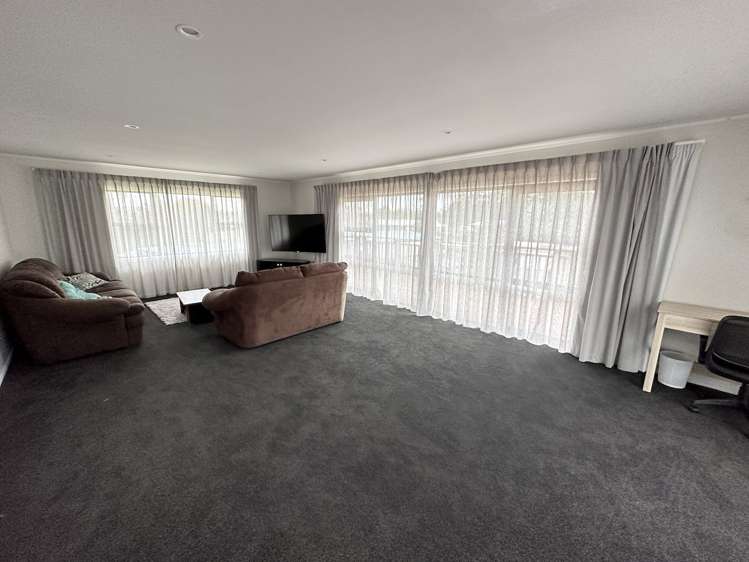 29 Parakai Avenue Parakai_7