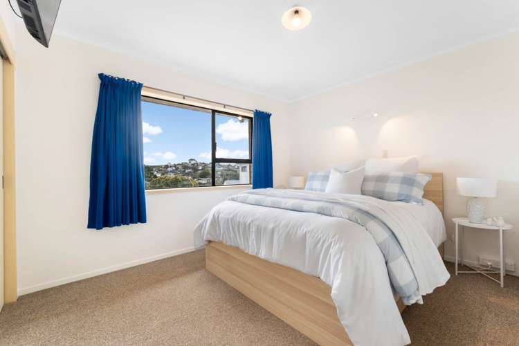 2/61 Oaktree Avenue Browns Bay_12