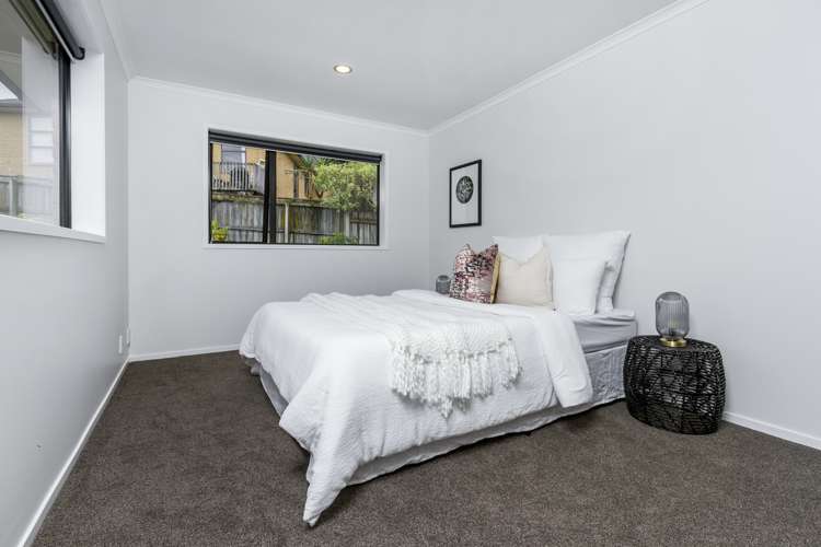 1 Fernbank Lane Greenhithe_15