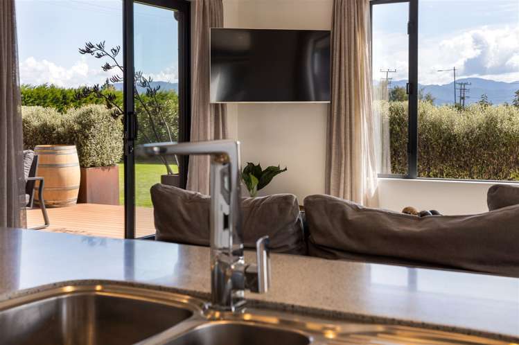 37 Birchwood Avenue Burleigh_15