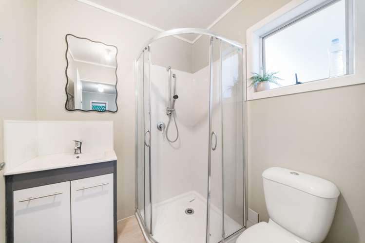 42 Cobham Crescent Kelston_8