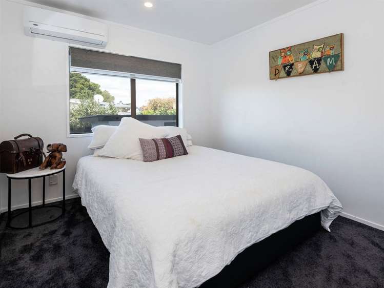 53a Uxbridge Road Mellons Bay_12