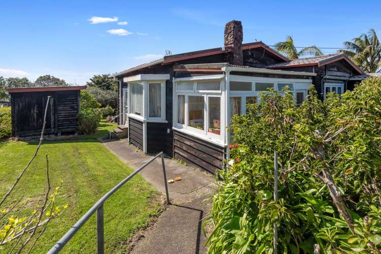 26 Merani Street Narrow Neck_11