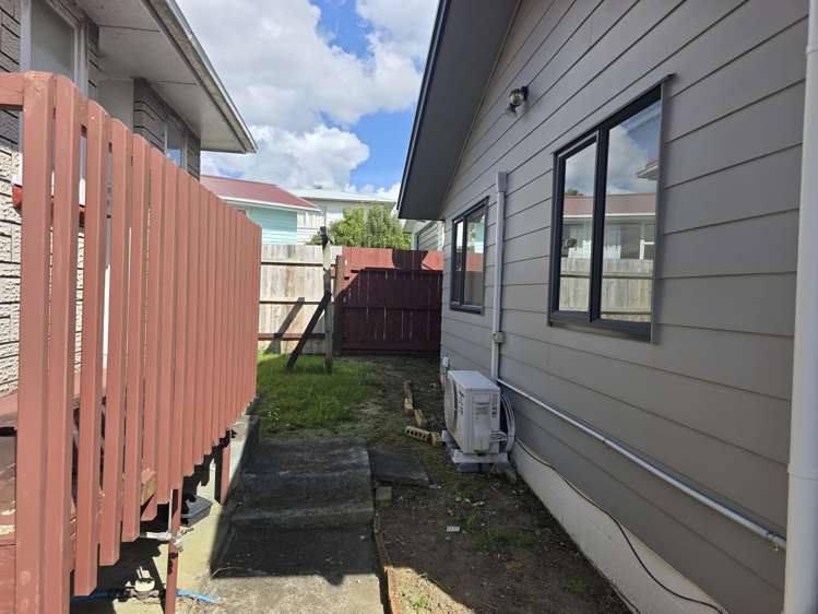 85A COBHAM CRESCENT Kelston_3