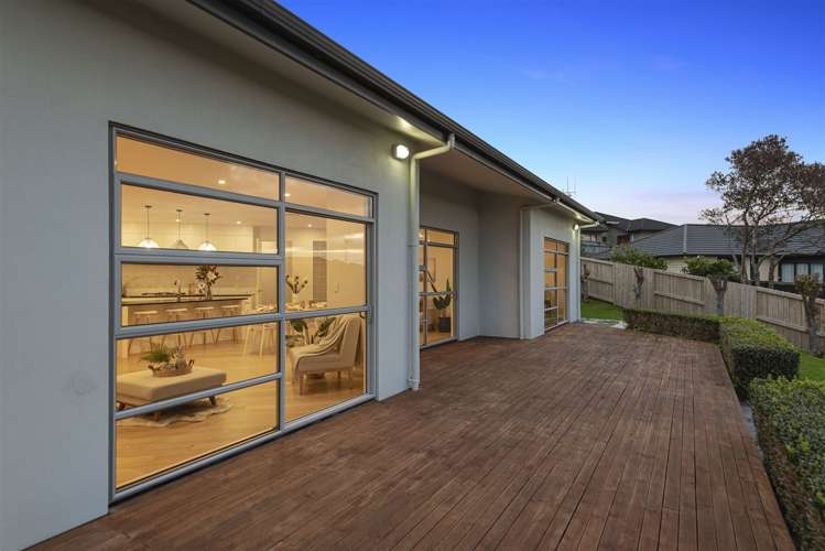 6 Heathfield Avenue Huntington_23