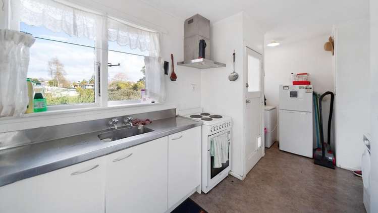 42 Williams Crescent Otara_6