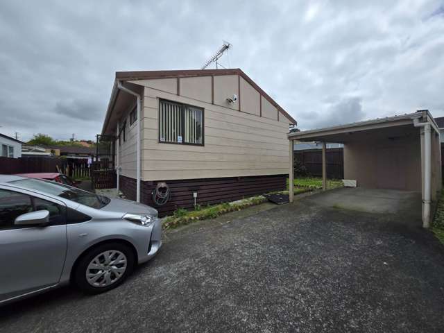 3 Bedroom + Carport + Fully Fenced !!!