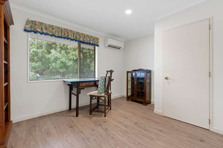 584 Redoubt Road Flat Bush_22