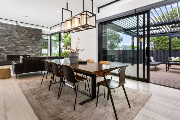 49 St Andrews Square Strowan_4