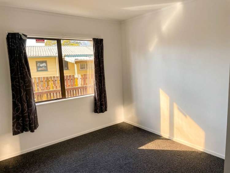 2/56C Burundi Avenue Clendon Park_3