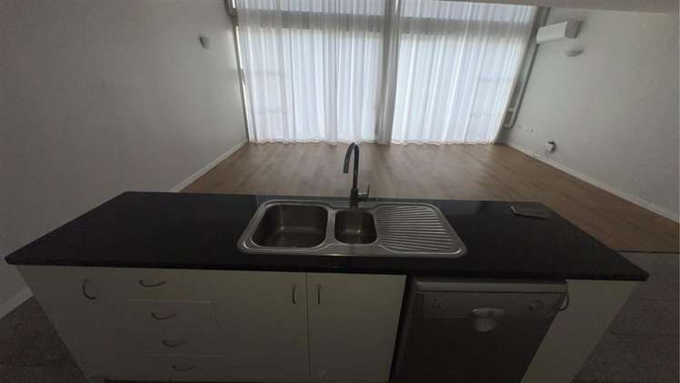 2F/1C Queen Mary Ave 1662_6