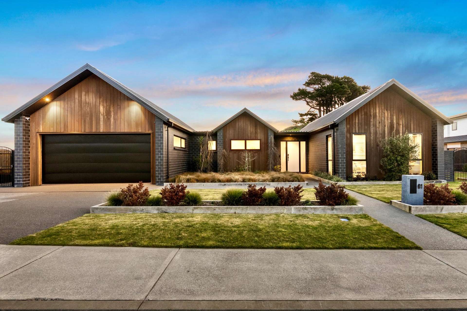 61 Queen Charlotte Drive Aotea_0