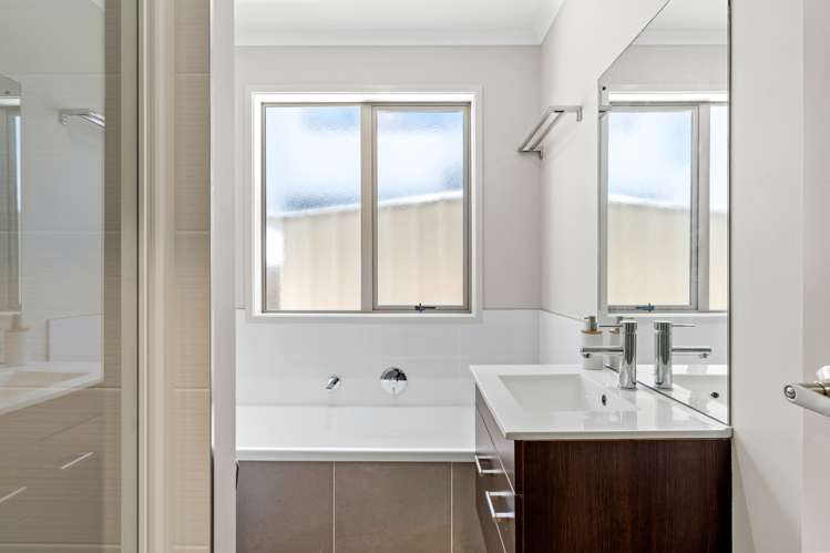 16 Lagoon View Gulf Harbour_17