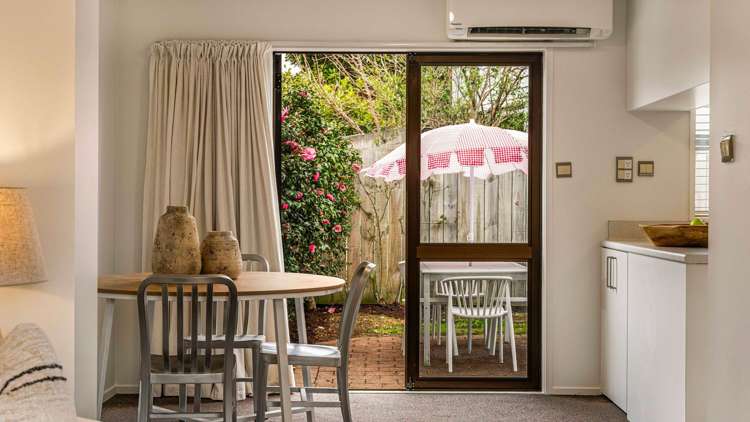 4/40 Atkin Avenue_4