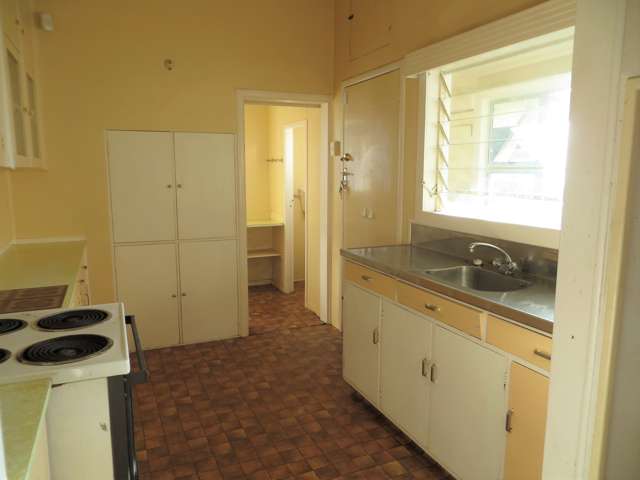 8 Carlyle Street Te Aroha_2